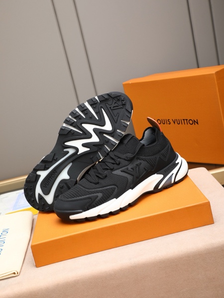 Men's Louis Vuitton Shoes-829